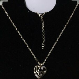 Gold Heart Pendant Necklace with 'Mom' Inscription